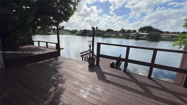 13922 Kendale Lakes Dr, Unincorporated Dade County, Florida 33183, image 1