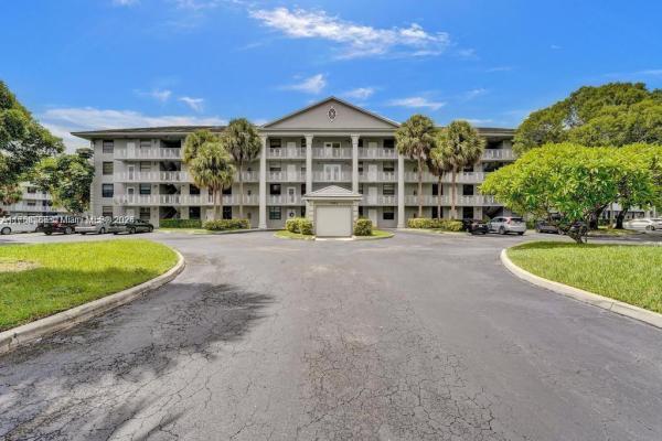 Whitehall Of Pine Island Ridge, 1522 Whitehall Dr #202, Davie, Florida 33324, image 1