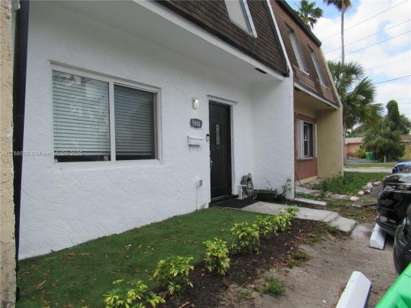 Sunrise Towne, 5988 NW 24th Pl, Sunrise, Florida 33313, image 3