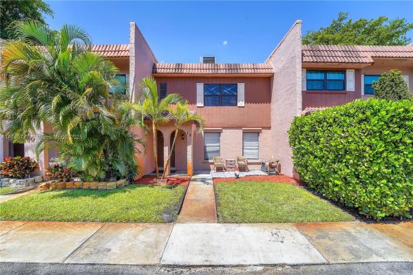 Valencia Village, 19 Madrid Ln #2-13, Davie, Florida 33324, image 3