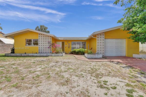 Boca Raton Square, 1032 SW 11th St, Boca Raton, Florida 33486, image 1