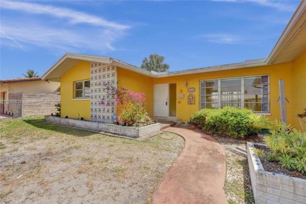 Boca Raton Square, 1032 SW 11th St, Boca Raton, Florida 33486, image 3