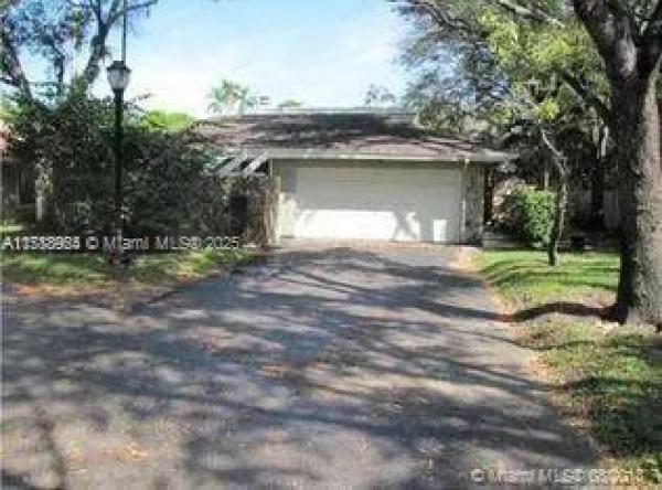 70 Ivy Rd, Hollywood, Florida 33021, image 1