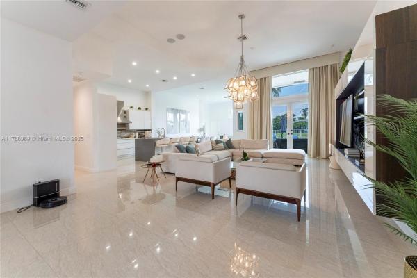 Rolling Hills Golf And Tennis Club, 4021 E Lake Estates Dr, Davie, Florida 33328, image 2