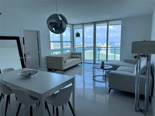 The Plaza On Brickell East, 950 Brickell Bay Dr #3710, Miami, Florida 33131, image 1