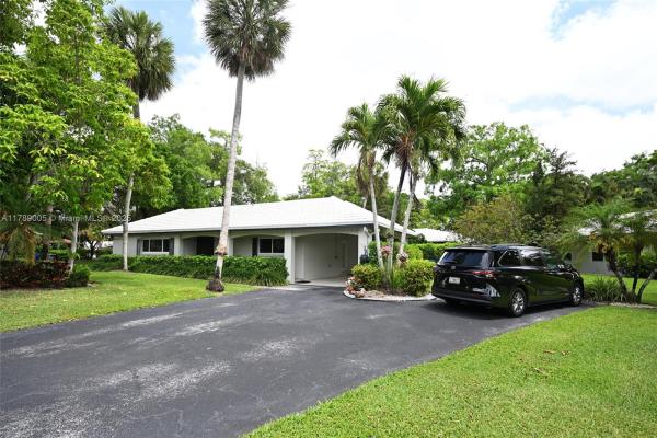 Cypress Estates At Palm-Aire, 1130 W Cypress Dr #V-16, Pompano Beach, Florida 33069, image 2