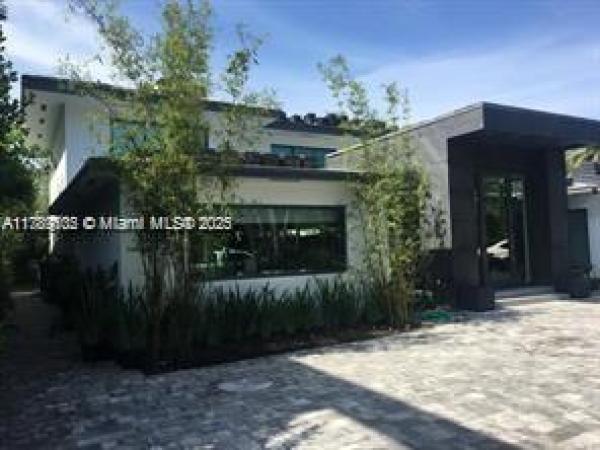 Biscayne Key Estates, 635 Curtiswood Dr, Key Biscayne, Florida 33149, image 1