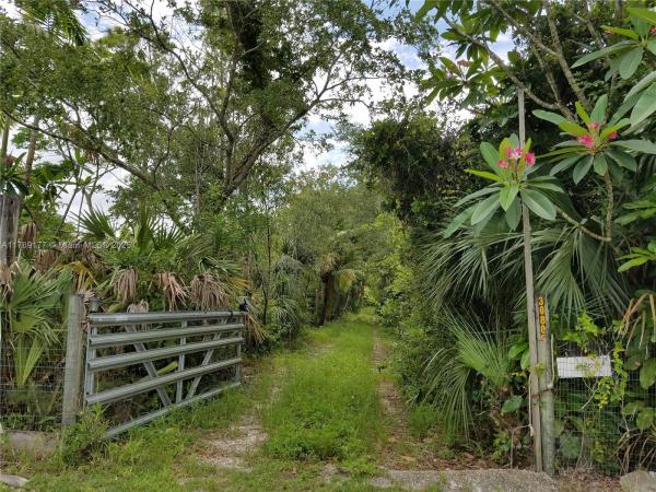 30809 SW 214 Ave, Unincorporated Dade County, Florida 33030, image 1