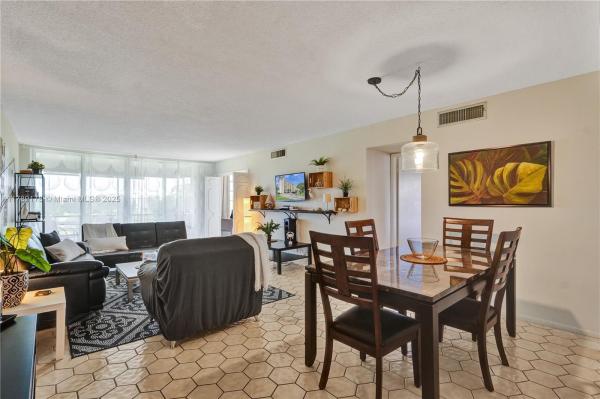 Palm-Aire Country Club 2, 2671 S Course Dr #409, Pompano Beach, Florida 33069, image 1