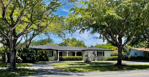 Maral Estates, 17020 SW 87th Ave, Palmetto Bay, Florida 33157, image 1