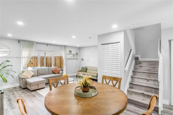 Weitzer Serena Lakes Townhomes, 13906 SW 174th St, Richmond West, Florida 33177, image 3