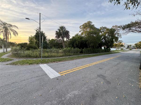 Fulford By The Sea, 1595 NE 182nd St, North Miami Beach, Florida 33162, image 1