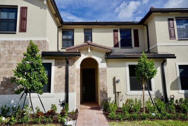 3432 W 113th Pl, Hialeah, Florida 33018, image 1