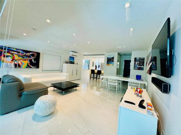 Indies, 195 SW Sunrise Dr #4, Key Biscayne, Florida 33149, image 3