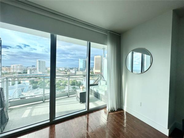 The Ivy At Riverfront, 90 SW 3rd St #2010, Miami, Florida 33130, image 2