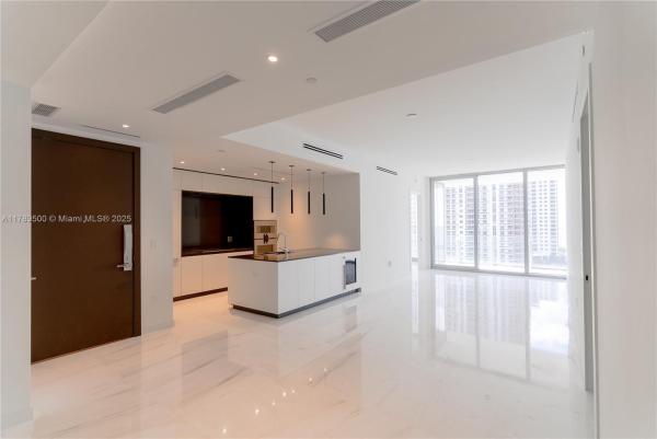 300 Biscayne Blvd Way #1102, Miami, Florida 33131, image 1