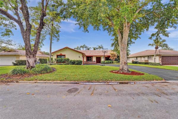 Oakwood, 9780 NW 5th Ct, Coral Springs, Florida 33071, image 2
