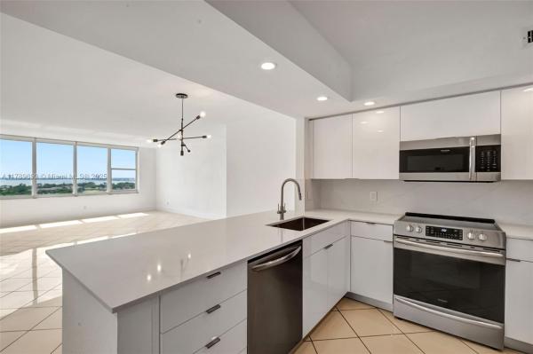 5600 Collins, 5600 Collins Ave #16F, Miami Beach, Florida 33140, image 1