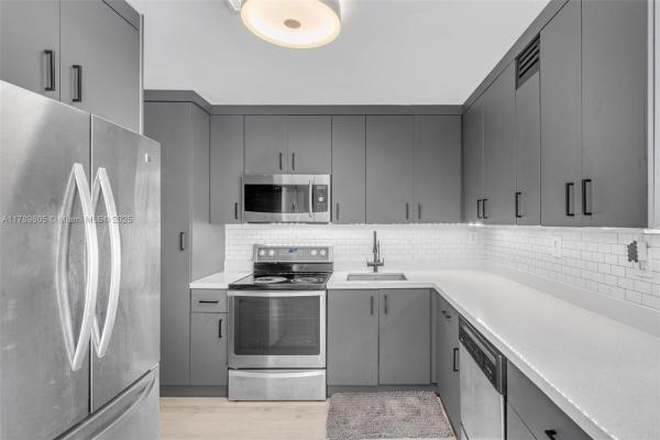 Stanton House, 6900 Bay Dr #11F, Miami Beach, Florida 33141, image 1