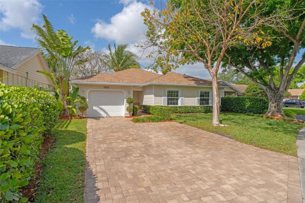 14916 SW 139th Pl, Unincorporated Dade County, Florida 33186, image 1