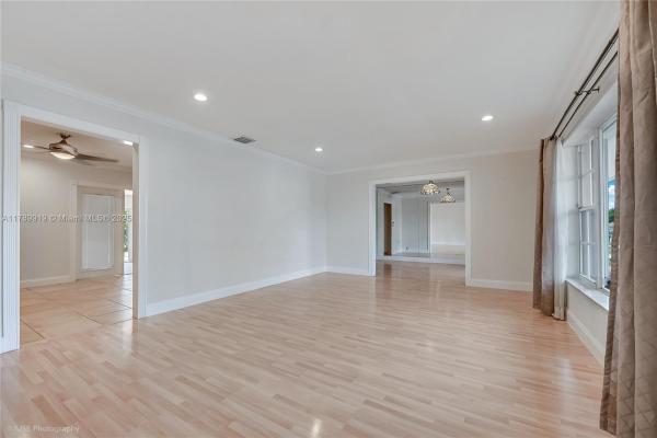Kendall Sunset Homes, 9600 SW 77th St, Sunset, Florida 33173, image 3