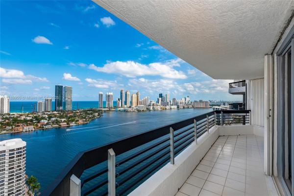 Mystic Pointe Tower 500, 3530 Mystic Pointe Dr #PH-14, Aventura, Florida 33180, image 3