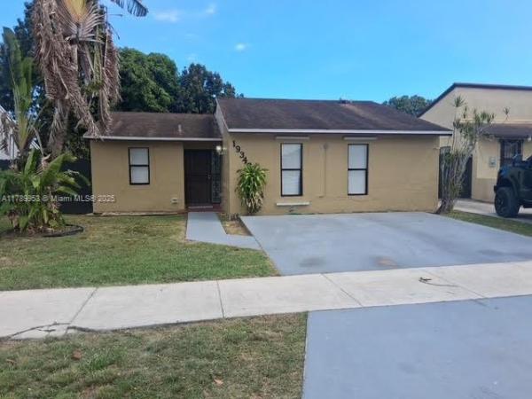 19343 SW 119th Ct, Unincorporated Dade County, Florida 33177, image 1