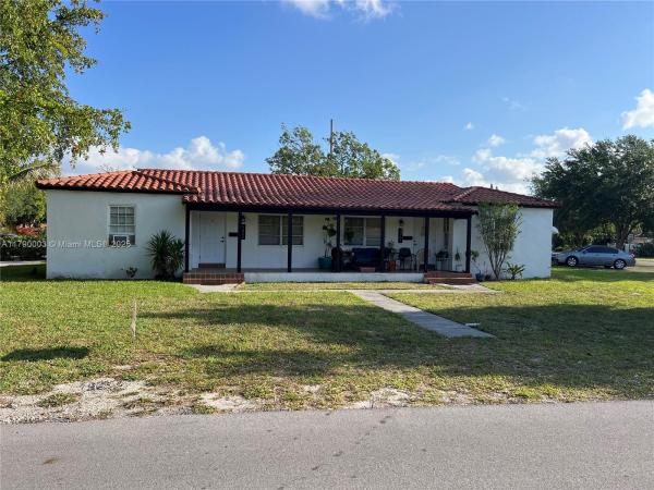 Biscayne Lawn, 1001 NE 111th St, Biscayne Park, Florida 33161, image 1