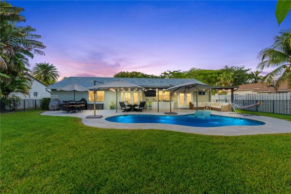 Shenandoah, 14450 Hampton Pl, Davie, Florida 33325, image 3