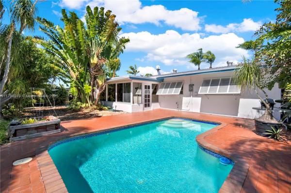 Cutler Ridge, 20430 Marlin Rd, Cutler Bay, Florida 33189, image 1