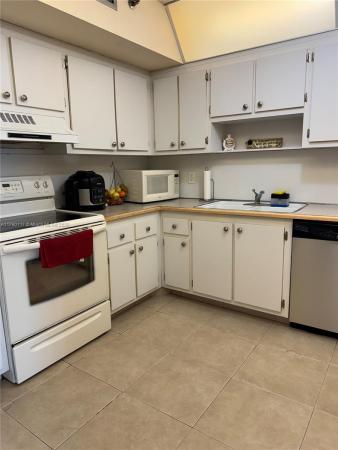 Hollywood, Florida 33021, image 1