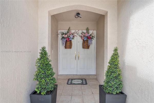 Poinciana Parc, 13995 S Cypress Cove Cir, Davie, Florida 33325, image 2