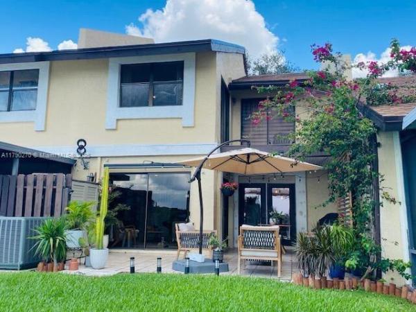 Tanglewood Townhomes, 360 SW 97th Ave, Pembroke Pines, Florida 33025, image 1