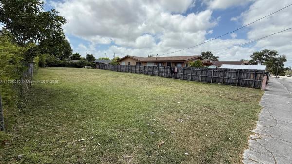 3046 NW 27th St, Miami, Florida 33142, image 3