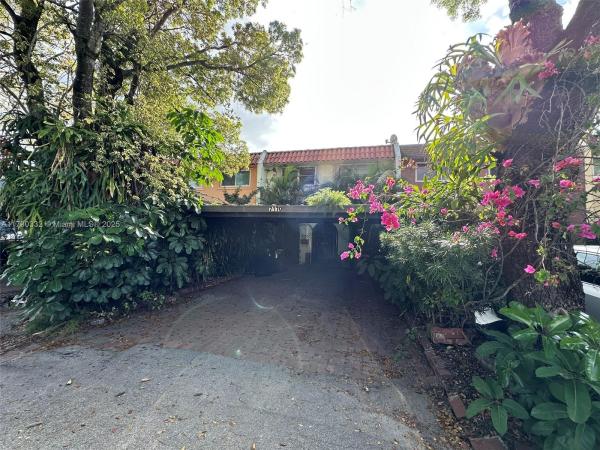Palm Springs Villas, 7170 W 3rd Ave, Hialeah, Florida 33014, image 1