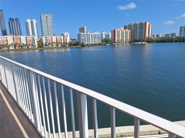 Winston Towers 700, 290 174th St #419, Sunny Isles Beach, Florida 33160, image 2