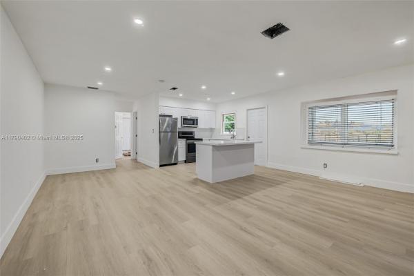 South Middle River, 1621 NW 8th Ave #1621, Fort Lauderdale, Florida 33311, image 1