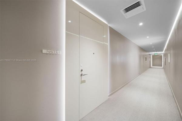 Brickell Flatiron, 1000 Brickell Plz #PH-5603, Miami, Florida 33131, image 3