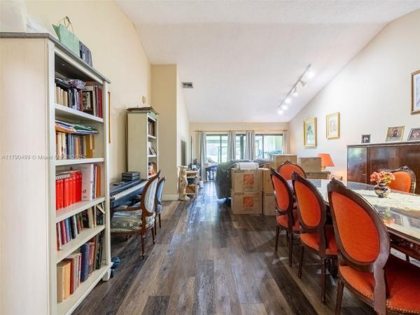 370 Fairway Cir #13, Weston, Florida 33326, image 1