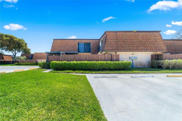 Sherwood Lakes, 720 7th Ln, Greenacres, Florida 33463, image 3