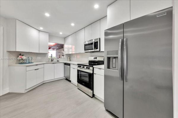 Casa Del Sol, 1750 W 46th St #433, Hialeah, Florida 33012, image 1