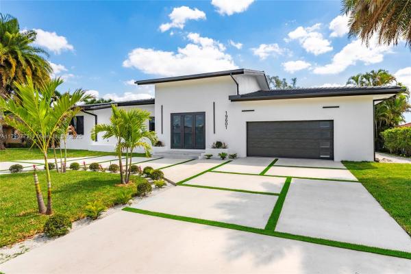 19601 E Saint Andrews Dr, Hialeah, Florida 33015, image 1