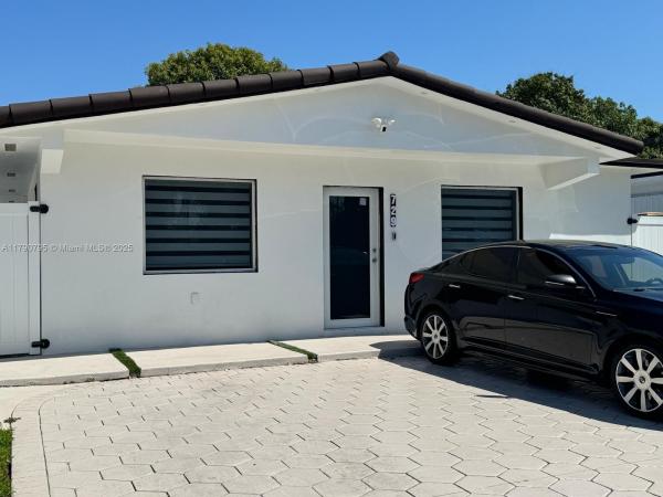 Hialeah Residential, 729 E 23rd St, Hialeah, Florida 33013, image 1
