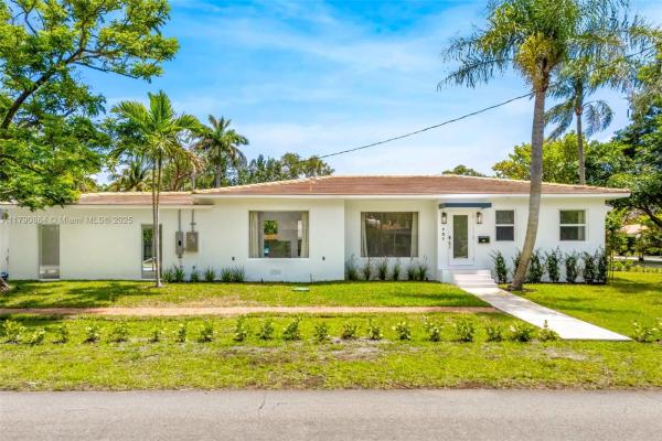 Griffing Biscayne Park Estates, 701 NE 119th St, Biscayne Park, Florida 33161, image 1
