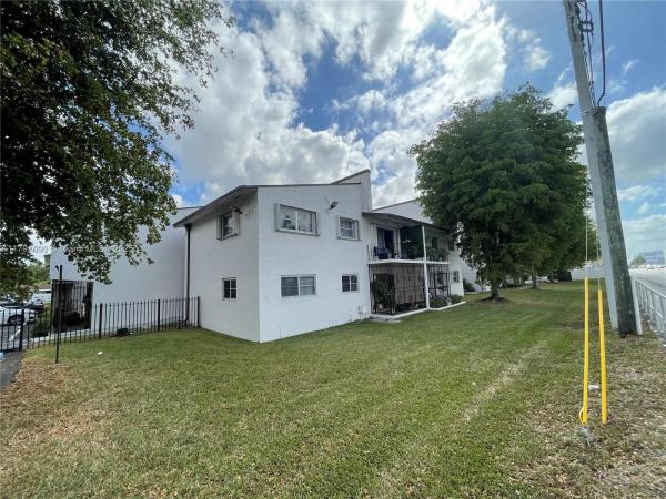 9520 SW 8 St #211, Unincorporated Dade County, Florida 33174, image 1