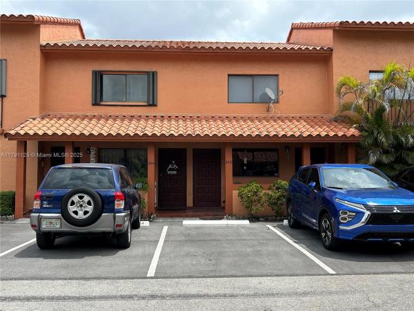 Lago Grande, 6375 W 27th Way #24, Hialeah, Florida 33016, image 1