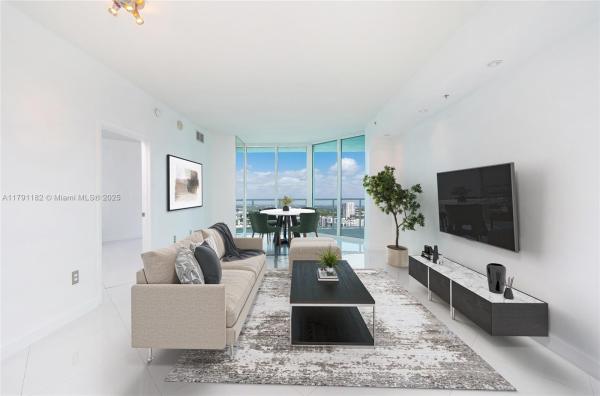 Quantum On The Bay, 1900 N Bayshore Dr #2816, Miami, Florida 33132, image 3