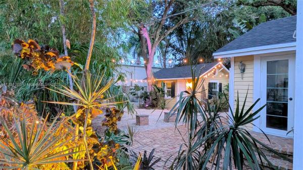 Riverside Park, 550 SW 13th Ave, Fort Lauderdale, Florida 33312, image 1