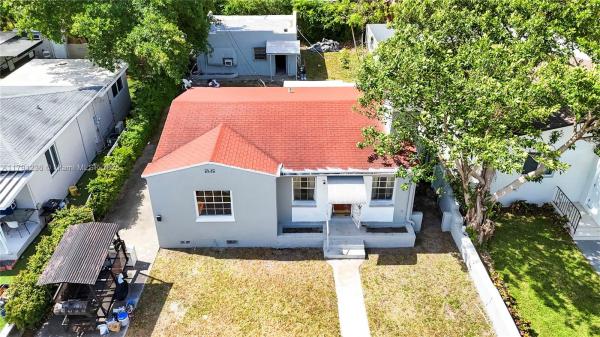 Stephens Manor, 724 NW 77th St, Gladeview, Florida 33150, image 2
