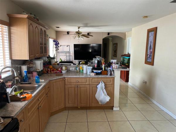 Hialeah Heights, 3011 NW 61st St, Brownsville, Florida 33142, image 2